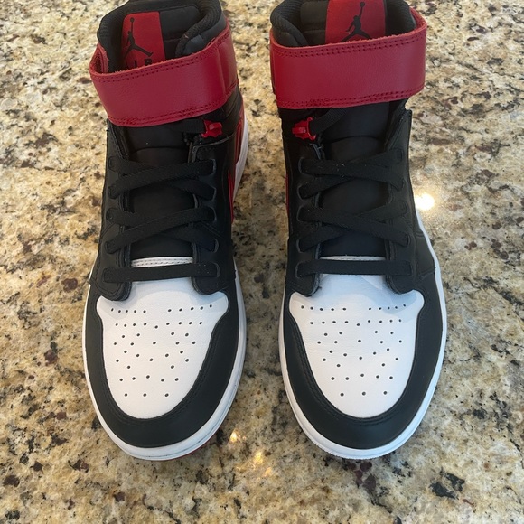 NWB Mens Air Jordan 1’s HI FLYEASE Red ann Black. Size 10 - Picture 2 of 13